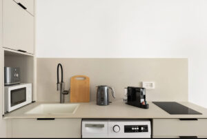 a8ead640-4709-4a35-85e3-3637104a6868