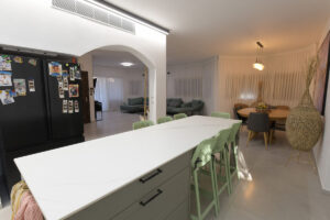 aa334ede-7005-471e-b190-9579bf3166ff