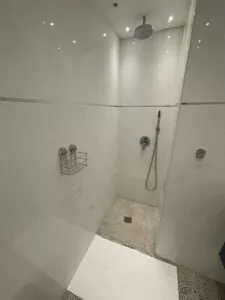 d5c6baab-3846-4081-ad68-008d64d57943