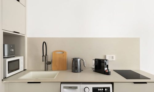 a8ead640-4709-4a35-85e3-3637104a6868